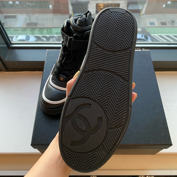 SOLD ❌ CHANEL Sneakers - Picture 7 of 8